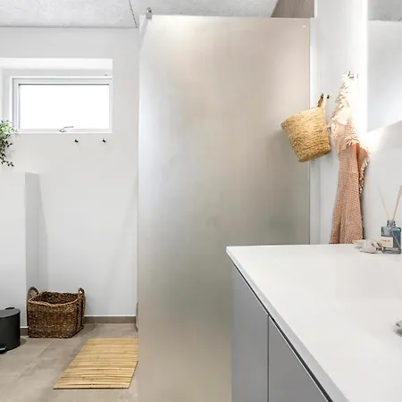 3 Bedroom Lovely In *