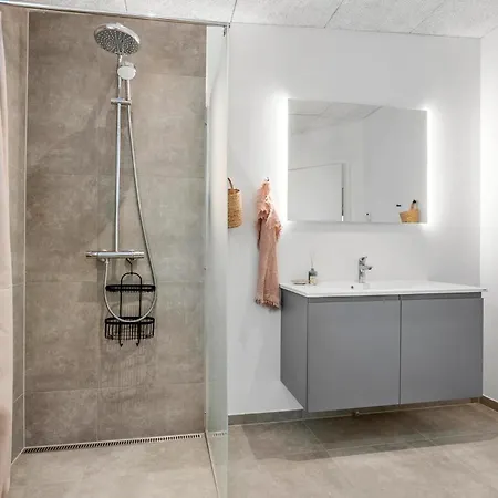 3 Bedroom Lovely In בית נופש אבלטופט