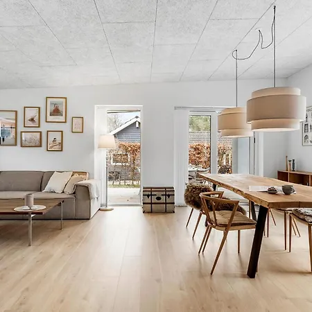 3 Bedroom Lovely In *